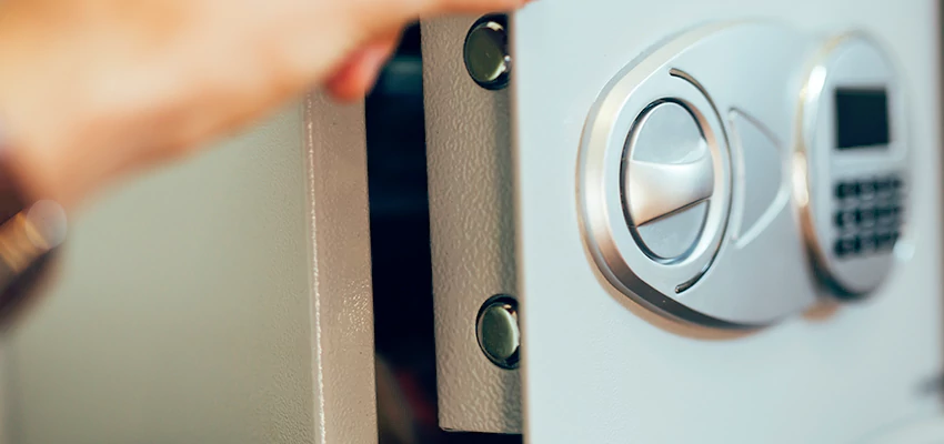 Fingerprint Safe Openers in East Porterville, CA