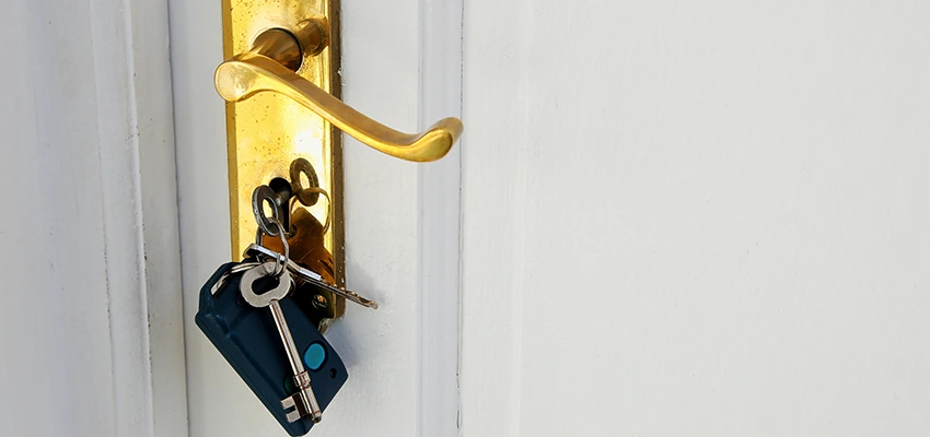 Broken Door Key Extraction in East Porterville, CA
